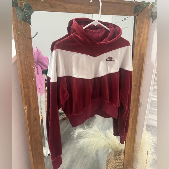 NIKE Velour Cropped Hoodie Sweatshirt - Picture 2 of 5